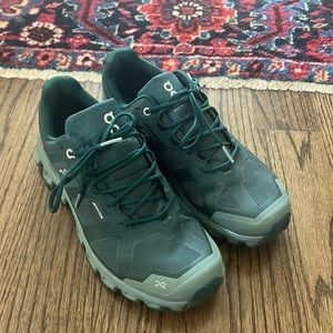 On Women’s Cloudventure Waterproof (size 8.5 juniper/sea)